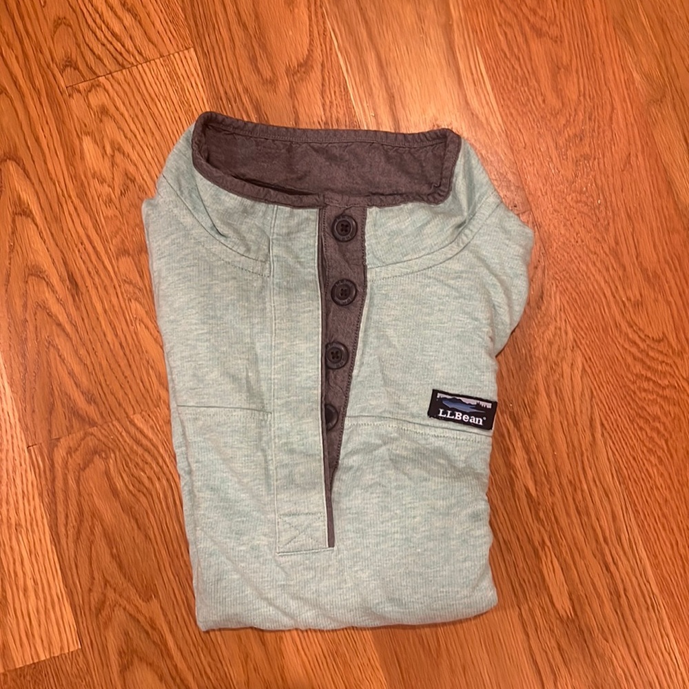 LL. Bean womens pullover. Green size large